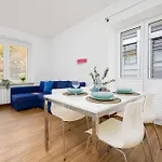 Mokotow Modern With Desk For Remote Work By Renters
