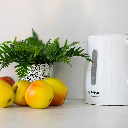 Mokotow Modern With Desk For Remote Work By Renters Daire