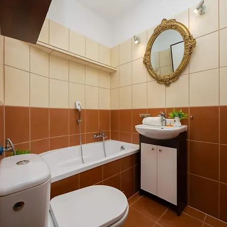 Mokotów Modern With Desk For Remote Work By Renters *