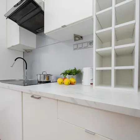 Mokotow Modern With Desk For Remote Work By Renters Warsaw