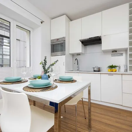 Mokotów Modern With Desk For Remote Work By Renters *