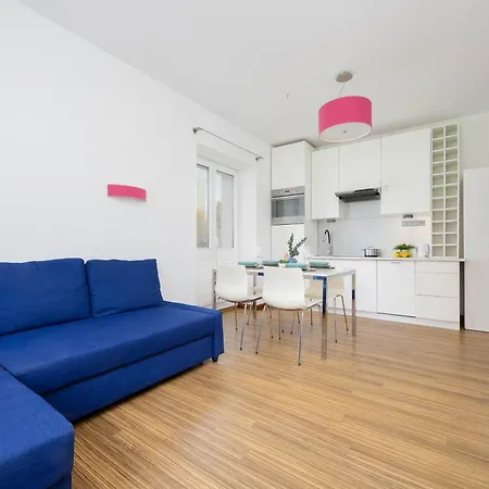 Mokotow Modern With Desk For Remote Work By Renters Warsaw