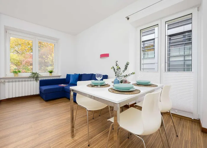 Mokotow Modern With Desk For Remote Work By Renters