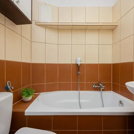 Mokotow Modern With Desk For Remote Work By Renters Appartement *