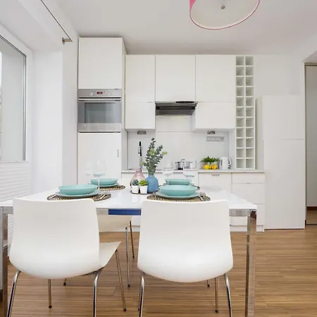 Mokotow Modern With Desk For Remote Work By Renters * Varsovie